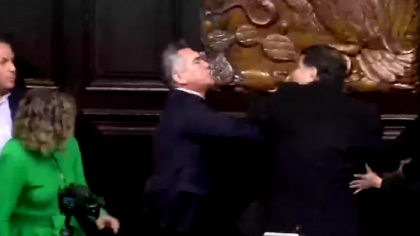 Bătaie în Senatul Mexicului, între liderul unui partid de opoziție și președintele Camerei: „M-a lovit și a spus: «O să te bat, o să te omor»”