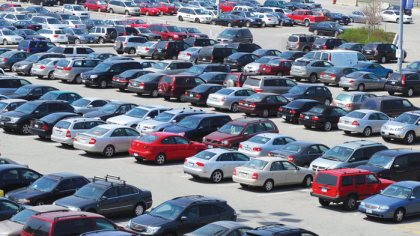 Scumpiri, incertitudine şi vânzări în declin cu două cifre. Piaţa auto locală este afectată de suspendarea Rabla şi va fi lovită şi de creşterea TVA, spun dealerii şi importatorii