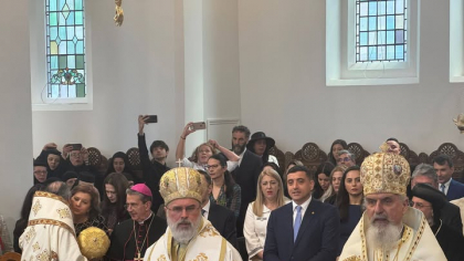 „S-a așezat cu nesimțire în față” – Teodor Baconschi, despre prezența lui Simion la întronizarea noului episcop ortodox român din Marea Britanie