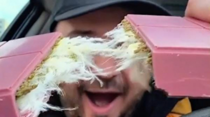 Ce conține „ciocolata păr de înger”, noul desert viral pe TikTok: Poate fi roz sau portocalie și „arată ca un lego”