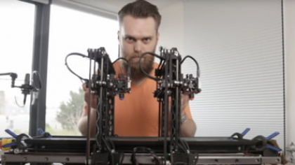 Românii care au reinventat imprimarea 3D: o bandă rulantă care nu se oprește niciodată, iar acum visează deja la un caiac de 2 metri VIDEO