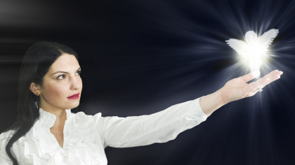 4 ZODII cu aură protectoare, sunt mereu protejate de ÎNGERII lor păzitori