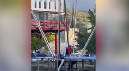 Un copil a fost lovit cu o seceră de un paznic, într-un parc din Braşov. Băiatul, operat de urgenţă, iar paznicul arestat la domiciliu