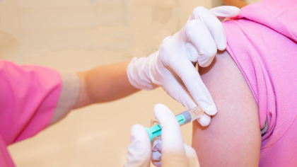 Vaccinare gratuită împotriva HPV la fete și băieți între 11 și 26 de ani. Legea a fost adoptată de Parlament