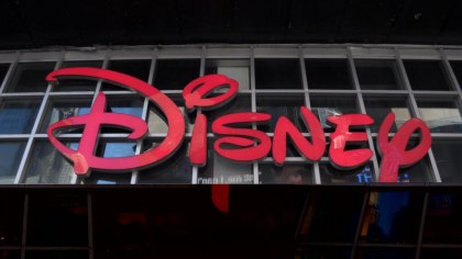 Disney dă în judecată o companie din Hong Kong pentru vânzarea ilegală de bijuterii cu Mickey Mouse