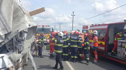 Planul Roșu de Intervenție în județul Iași: Accident teribil de autocar în Lețcani. Șapte persoane au fost rănite grav și șase rănite ușor