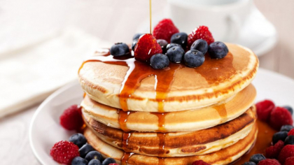 Ingredientul secret din clătitele americane ca să iasă pufoase și delicioase. Poți renunța la praf de copt și bicarbonat