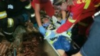Incident grav în Târgu Mureș. Un copil de 12 ani a căzut într-un canal de patru metri. El a fost dus în stare gravă la spital