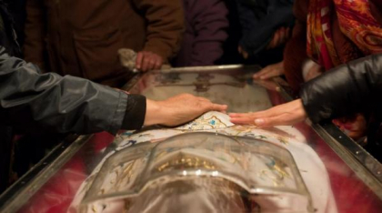 Aproape 110.000 de pelerini au trecut pe la racla cu moaştele Sfintei Cuvioase Parascheva