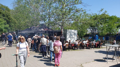 Ziua în care micul și berea sunt la putere. Românii au luat cu asalt parcurile și terasele de 1Mai