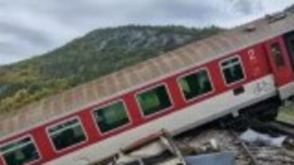 Accident grav în Slovacia: două trenuri expres s-au ciocnit. Autoritățile anunță zeci de victime
