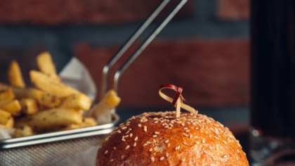Burgerul pe care nu l-a văzut nimeni costă 11.000 $!