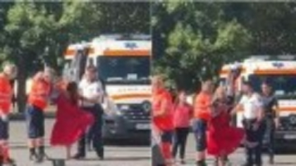 O șoferiță cu o alcoolemie amețitoare a produs un accident în care a rănit o femeie și doi copii. A fost încătușată pe loc