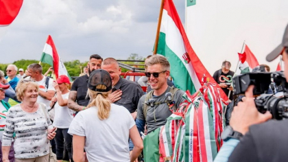 Péter Magyar, liderul opoziției din Ungaria, ajunge la Oradea. „George Simion a sărit pe mormintele strămoşilor noştri”