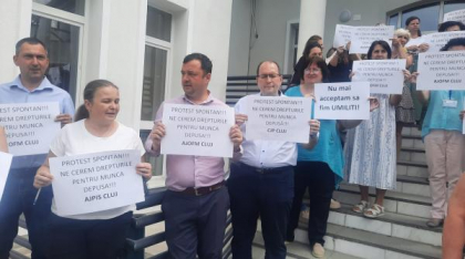 Proteste la mai multe Case Județene de Pensii după plafonarea sporului de antenă: „Ne scad salariile, de pensiile speciale nu se ating”