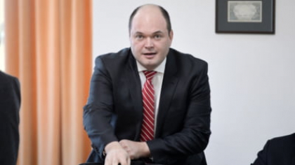 Cine sunt cei doi consilieri pe finanțe și educație luați de Bolojan la Guvern. „Un economist care este consacrat și care sper să fie un sprijin important.”
