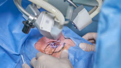 Un număr alarmant de pacienți care au făcut operații cu laser pentru corectarea vederii și-au luat viața. Dezvăluirile făcute după sinuciderea unui polițist