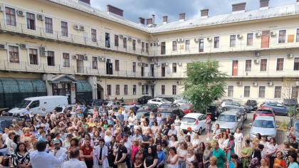 Angajați ai ANAF au declanșat proteste spontane în mai multe județe, nemulțumiți de măsurile Guvernului Bolojan