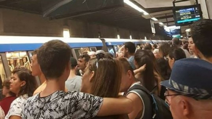 Tragedie la metrou. Un bărbat a murit după ce a fost lovit de tren în stația Piața Unirii 2