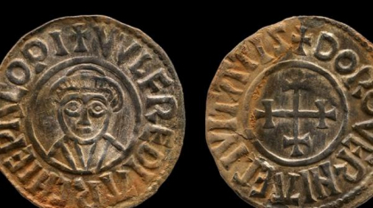 O monedă dintr-un tezaur viking furat a apărut la Londra, după zece ani. Poliția a intervenit imediat