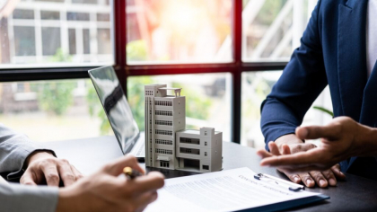 Ce trebuie să verifici în contract atunci când cumperi un apartament? 5 aspecte esențiale