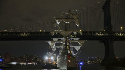 O navă-școală a marinei mexicane a lovit podul Brooklyn din New York. Cel puțin 20 de persoane au fost rănite