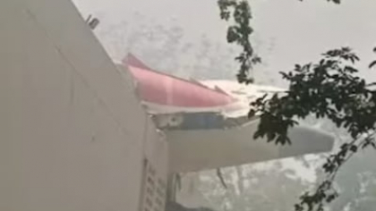 Un avion s-a prăbușit la câteva secunde după decolare în India. La bord erau aproape 300 de pasageri VIDEO