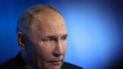 Vladimir Putin susţine că cetăţeni francezi luptă ”alături de Rusia”: ”Unitatea lor se numeşte Normandia-Niemen”