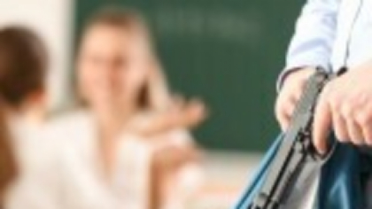 Copil de clasa a IX-a, reținut în Bulgaria după ce a tras cu pistolul în clasă