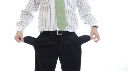 Scumpiri și taxe uriașe de la 1 iulie 2025. Cât îi va costa pe români dezmățul financiar al autorităților