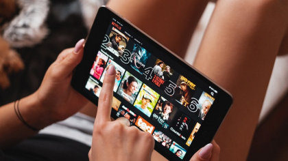 Serialul necunoscut de pe Netflix, considerat printre cele mai bune din isorie. Are actori de top și o poveste genială care te ține lipit de ecran
