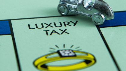 Taxă pe lux și impozit pe avere. Cetățenii care ar plăti în plus: Nimeni nu ar trebui să aibă…