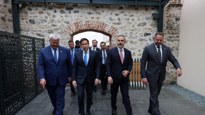 Au început discuțiile de pace de la Istanbul. Trump anunță că vrea să se întâlnească cu Putin „cât mai curând posibil”