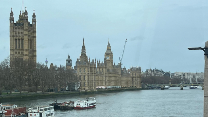 Bursa de la Londra trece pentru prima dată de pragul de 9.000 de puncte