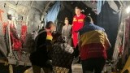 MAE: Nouă cetăţeni români şi membri ai familiei, evacuaţi din Fâşia Gaza