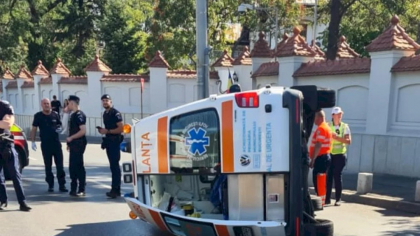 Alertă la Palatul Cotroceni: o ambulanță cu pacient s-a răsturnat, la un pas să intre în gardul Administrației Prezidențiale