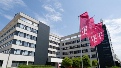 Deutsche Telekom IT Solutions, cel mai mare angajator din IT din Slovacia va concedia 150 de angajaţi. Miriama Hučková, Košice IT Valley: Polonia şi România au costuri mai mici cu forţa de muncă