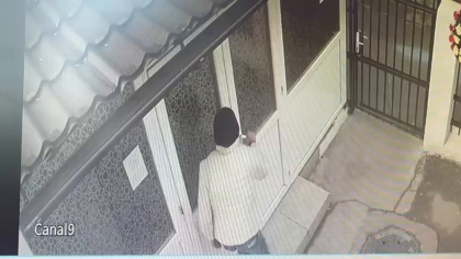 Un bărbat de 40 de ani intra în capela unei biserici și fura bijuteriile decedaților. A fost surprins de camerele de supraveghere
