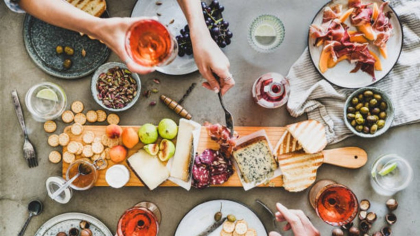 Top 15 gustări răcoritoare perfecte pentru zilele caniculare. Idei sănătoase, rapide și delicioase pe care le poți savura toată vara