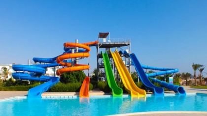 FOTO Unicul parc tematic din Ardeal, construit pe un fost depozit de armament. Este cel mai mare AquaPark din România