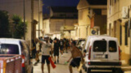 Revolte violente anti-imigranți pe străzile din Spania. Grupări de extremă dreapta îndeamnă spaniolii să iasă la ”vânătoare”