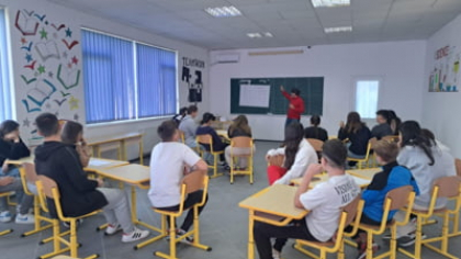 Elevii din București merg la ore luni, după alegeri, anunță Inspectoratul Școlar. "Nu se suspendă nicăieri cursurile cu prezență fizică"