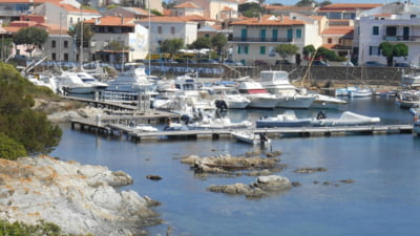 Cum a reușit un român din Italia să scape cu viață după ce a căzut cu mașina în mare
