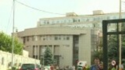 Medici de la Spitalul Militar din Capitală, acuzați că cereau și primeau șpăgi pentru pensionare anticipată și operații
