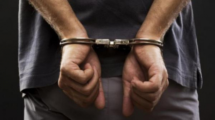Doi bărbați urmăriți de justiție, prinși în Sectorul 3 în două zile consecutive