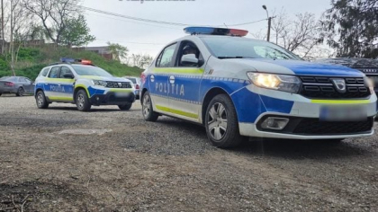 Traficul de droguri, afacere de familie în Ciorani. Soț și soție, prinși de DIICOT Ploiești când vindeau cocaină