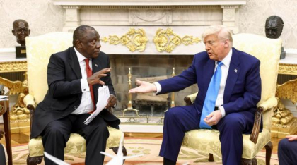 Donald Trump l-a încolțit pe președintele sud-african în stil Zelenski, în Biroul Oval: „Are loc un genocid al albilor”