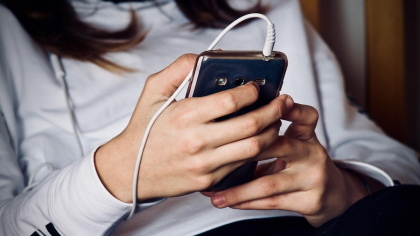 Un oraș își limitează locuitorii la doar 2 ore pe zi pe telefon. Măsura a fost introdusă printr-o ordonanță specială