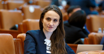 Angajări record în plină austeritate: 300 de posturi ocupate la MAE, condus de Oana Țoiu