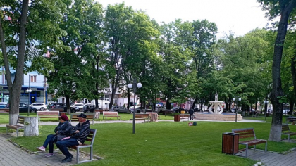 Cel mai cochet oraş de la frontiera României: are cele mai frumoase spații verzi din Moldova și mobilier stradal unicat